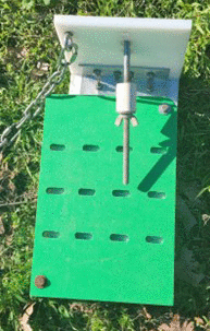 The fine motor task apparatus.